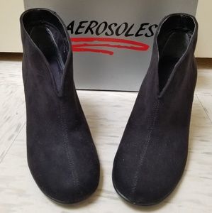 2 pair EUC Aerosoles soft faux suede ankle booties